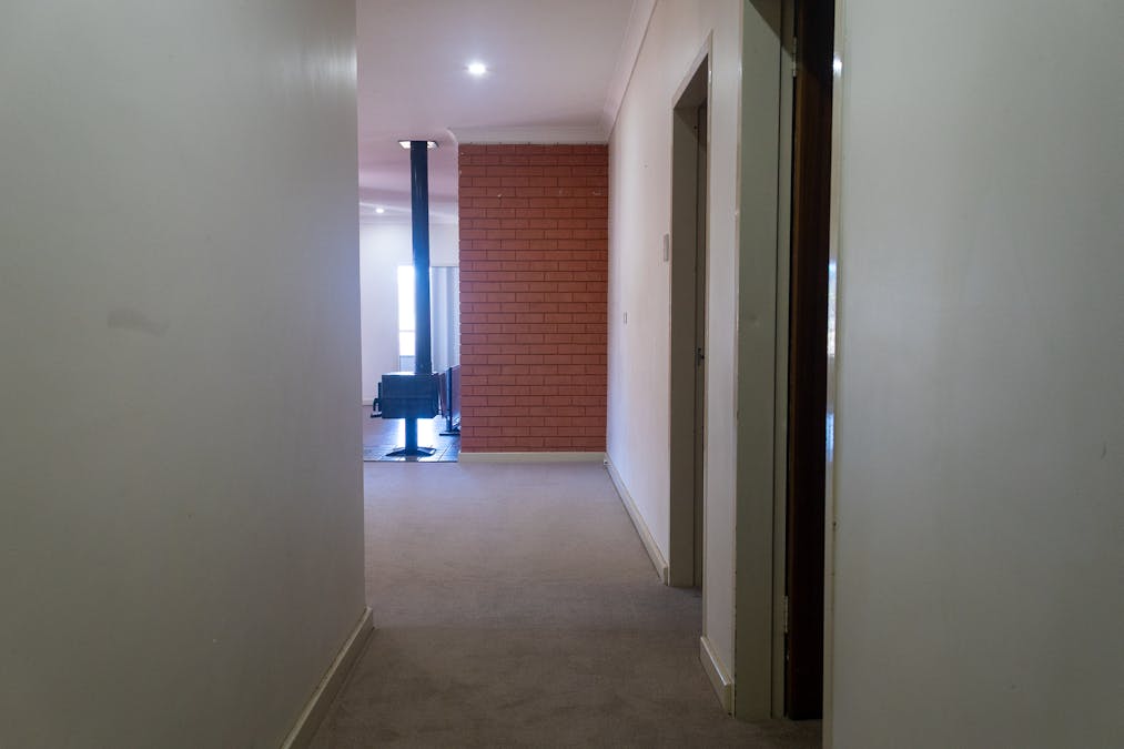 68 Kitchener Road, Merredin, WA, 6415 - Image 9