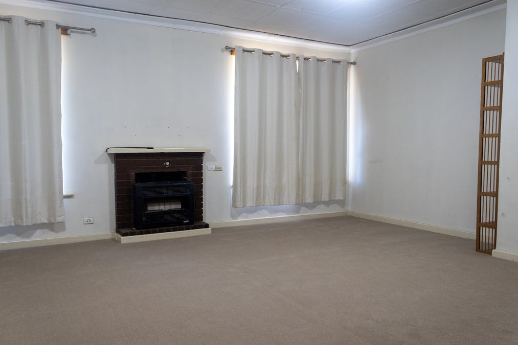 68 Kitchener Road, Merredin, WA, 6415 - Image 6