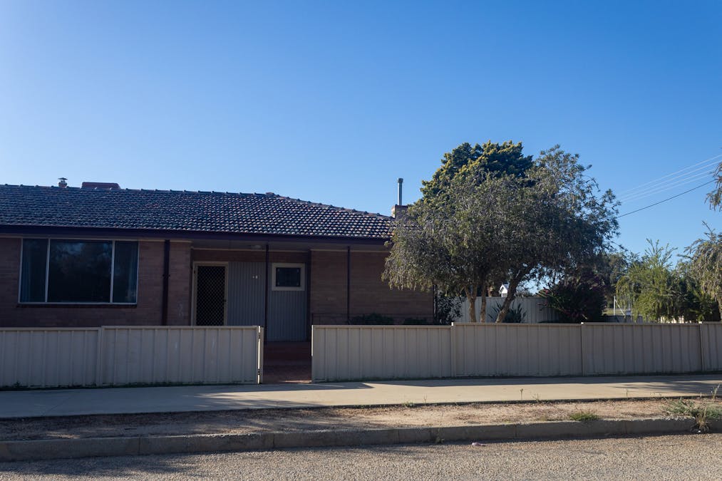 68 Kitchener Road, Merredin, WA, 6415 - Image 3