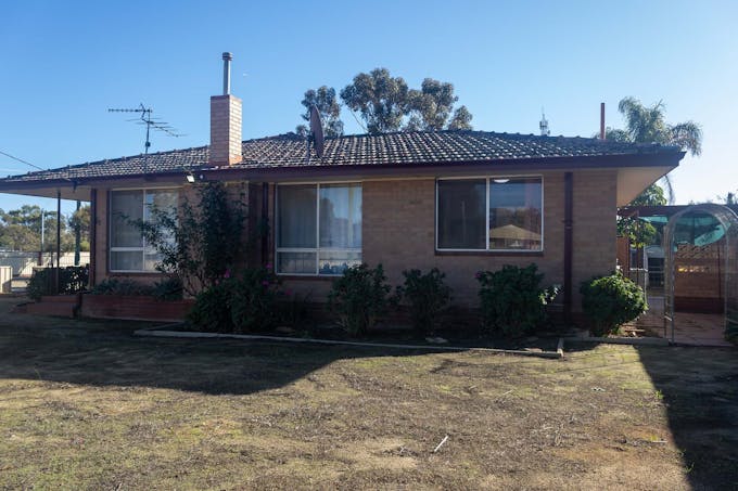 68 Kitchener Road, Merredin, WA, 6415 - Image 1