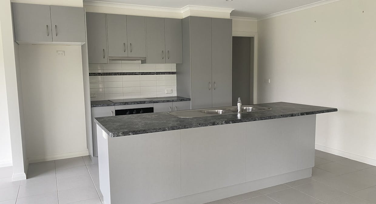 42 Zorro Drive, Yarrawonga, VIC, 3730 - Image 2