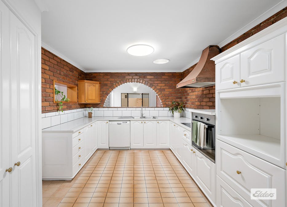 16 Hickory Avenue, Kin Kora, QLD, 4680 - Image 5