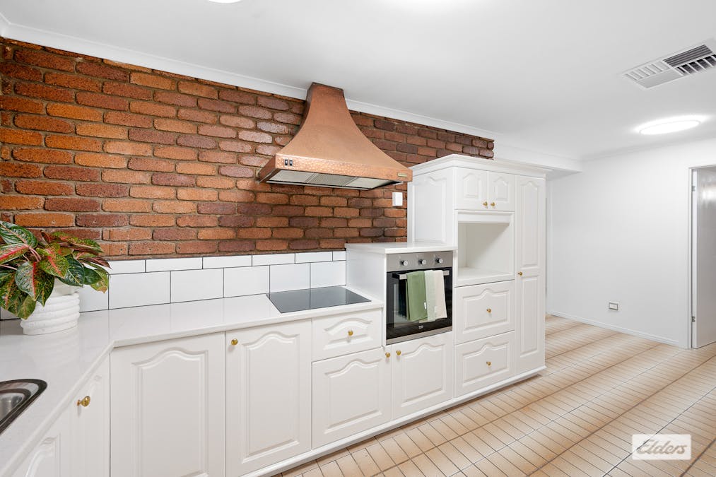 16 Hickory Avenue, Kin Kora, QLD, 4680 - Image 7