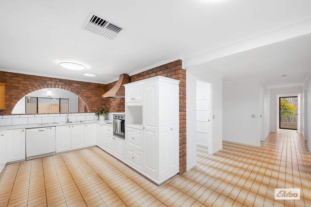 16 Hickory Avenue, Kin Kora, QLD, 4680 - Image 8
