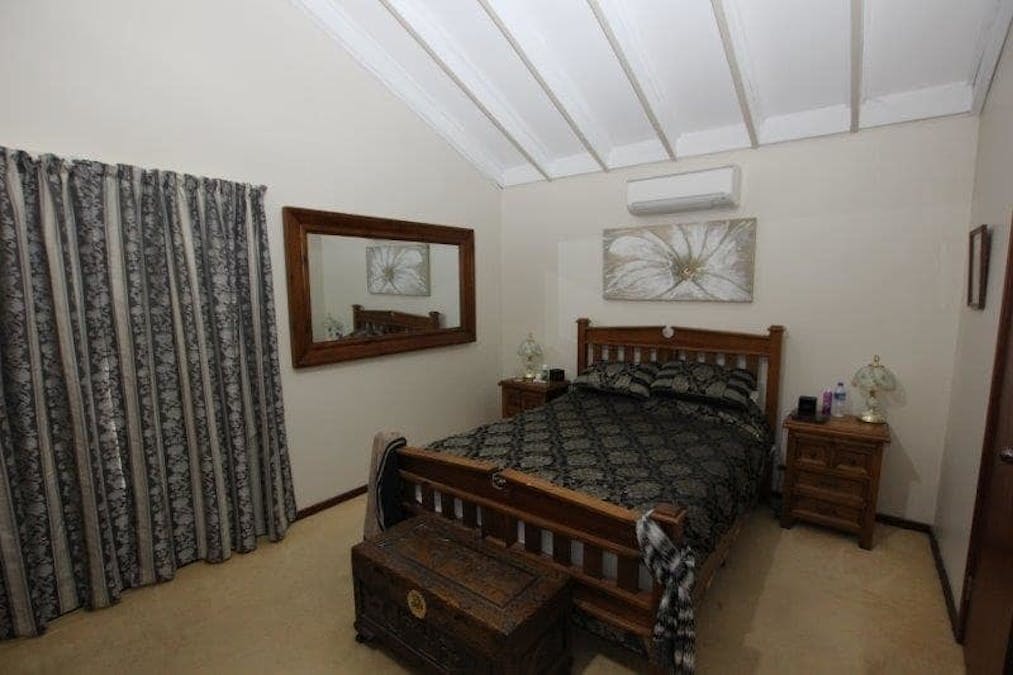 1 Cowan Way, Merredin, WA, 6415 - Image 11