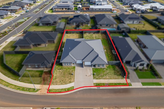 7 Capstan Drive, Dubbo, NSW, 2830 - Image 1