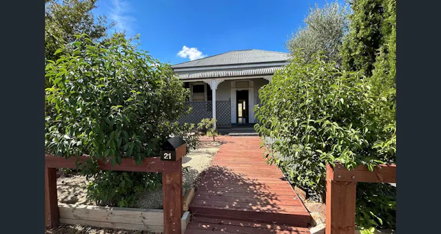 21 Park Street — photo from Elders Real Estate Parkes
