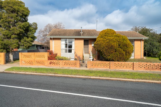8 Melrose Drive, Wodonga, VIC, 3690 - Image 1