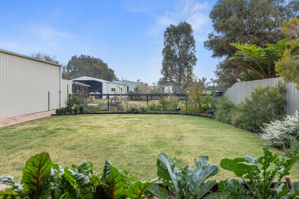 34 Bartley Street, Moyhu, VIC, 3732 - Image 21