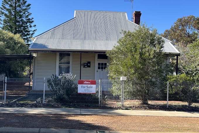 27 Dampier Street, Bruce Rock, WA, 6418 - Image 1