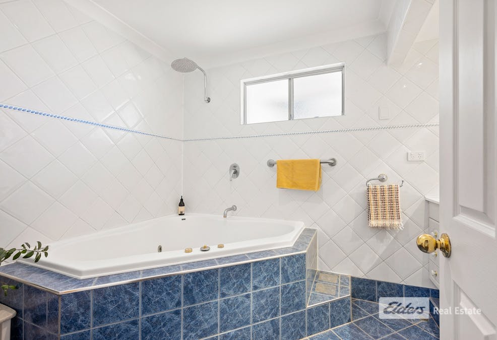 72A Fitzgerald Way, Australind, WA, 6233 - Image 11