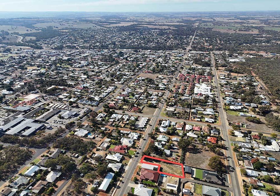 87 & 87A Forrest Street, Narrogin, WA, 6312 - Image 13