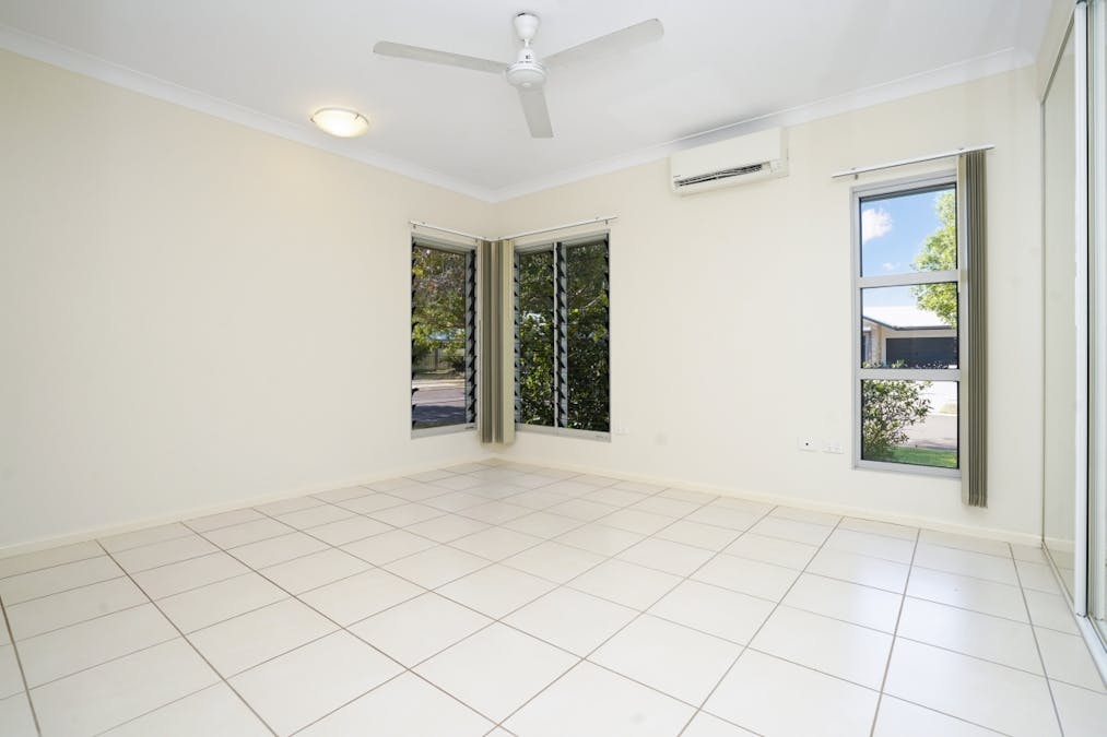 Lyons, NT, 0810 - Image 13