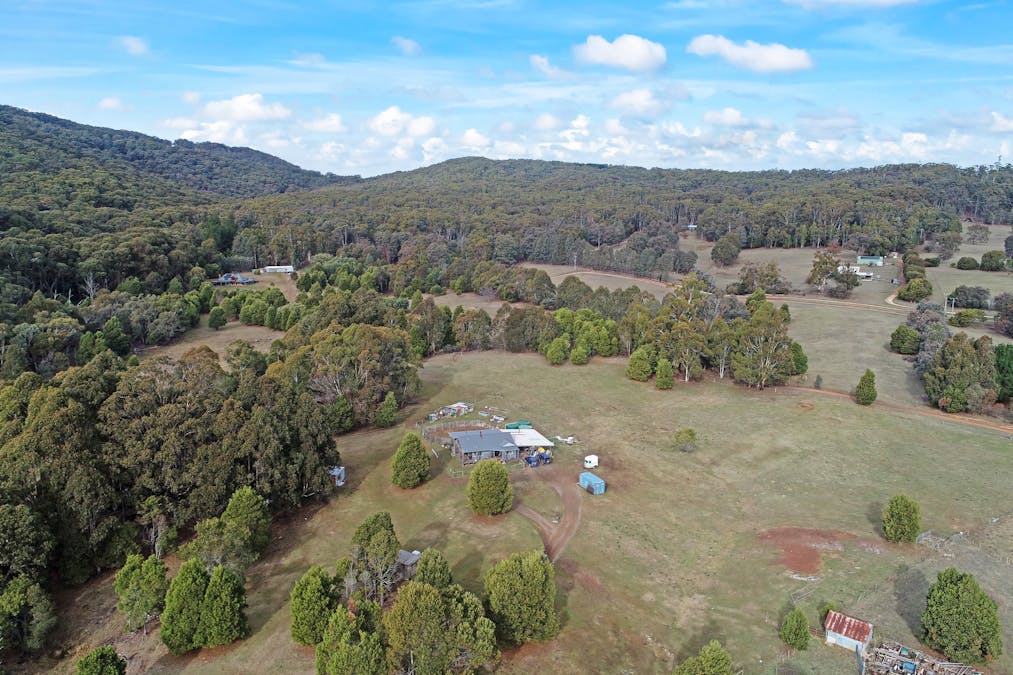 1376 Old Tolmie Road, Tolmie, VIC, 3723 - Image 2