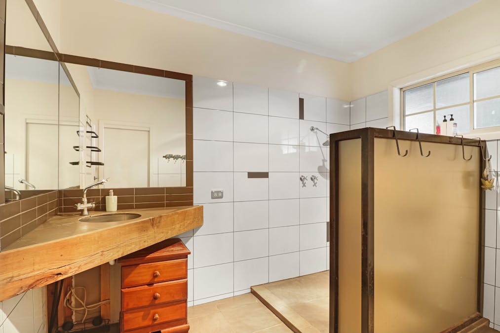 1376 Old Tolmie Road, Tolmie, VIC, 3723 - Image 7