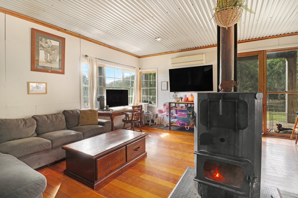 1376 Old Tolmie Road, Tolmie, VIC, 3723 - Image 5
