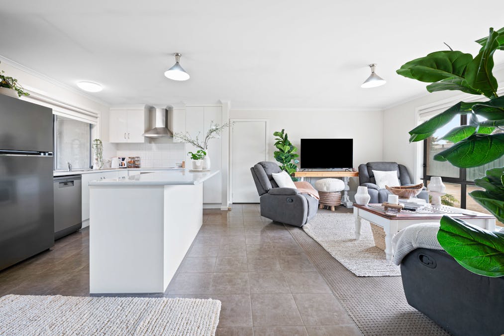 1/22 Gordon Street, Mount Gambier, SA, 5290 - Image 2