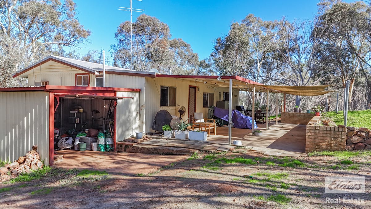 17 Railway Road, Clackline, WA, 6564 - Image 23