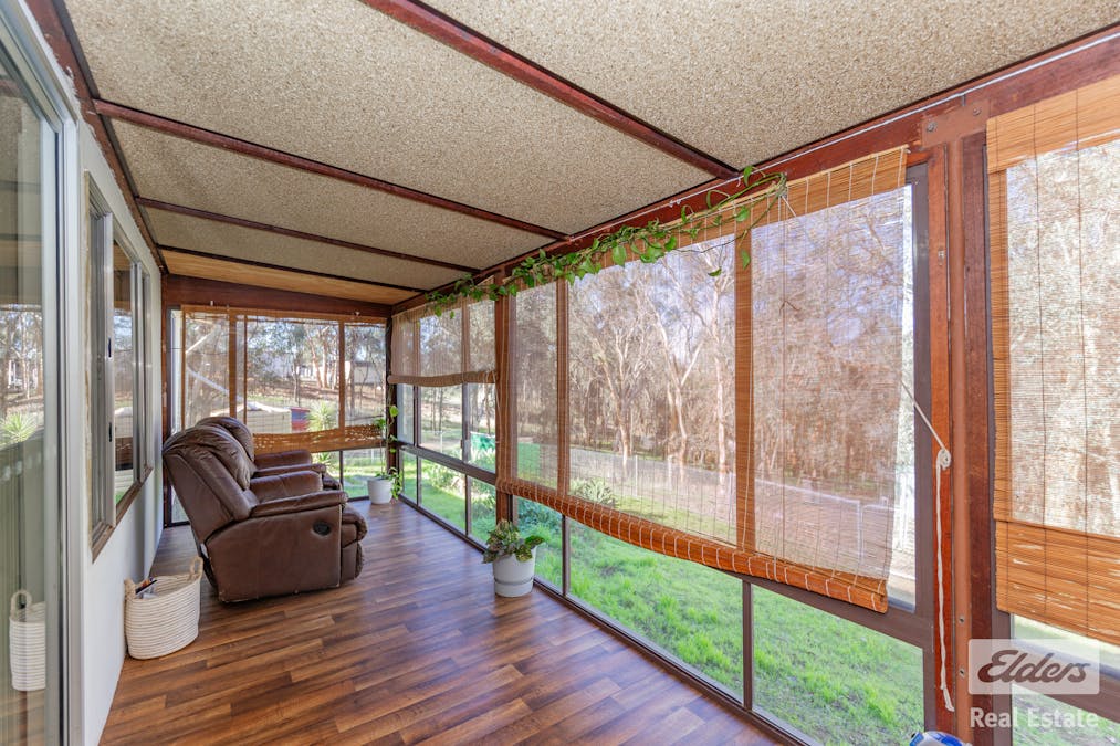 17 Railway Road, Clackline, WA, 6564 - Image 12