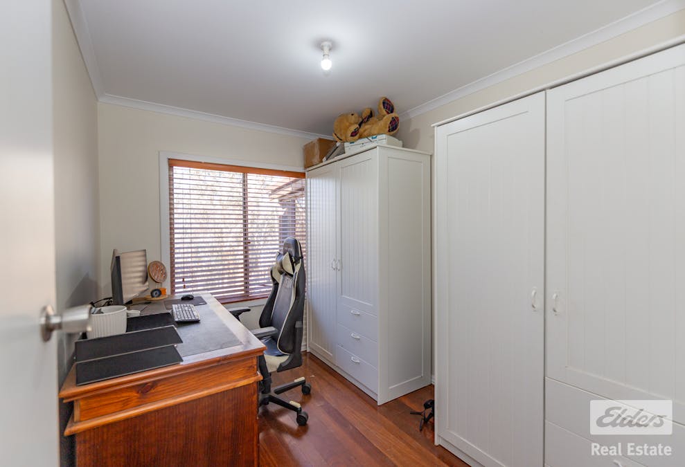 17 Railway Road, Clackline, WA, 6564 - Image 17