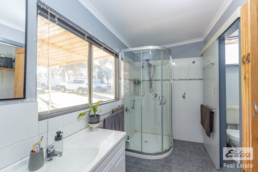 17 Railway Road, Clackline, WA, 6564 - Image 20