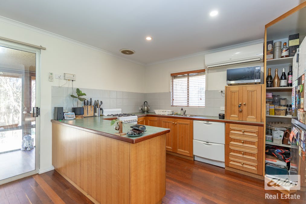 17 Railway Road, Clackline, WA, 6564 - Image 3