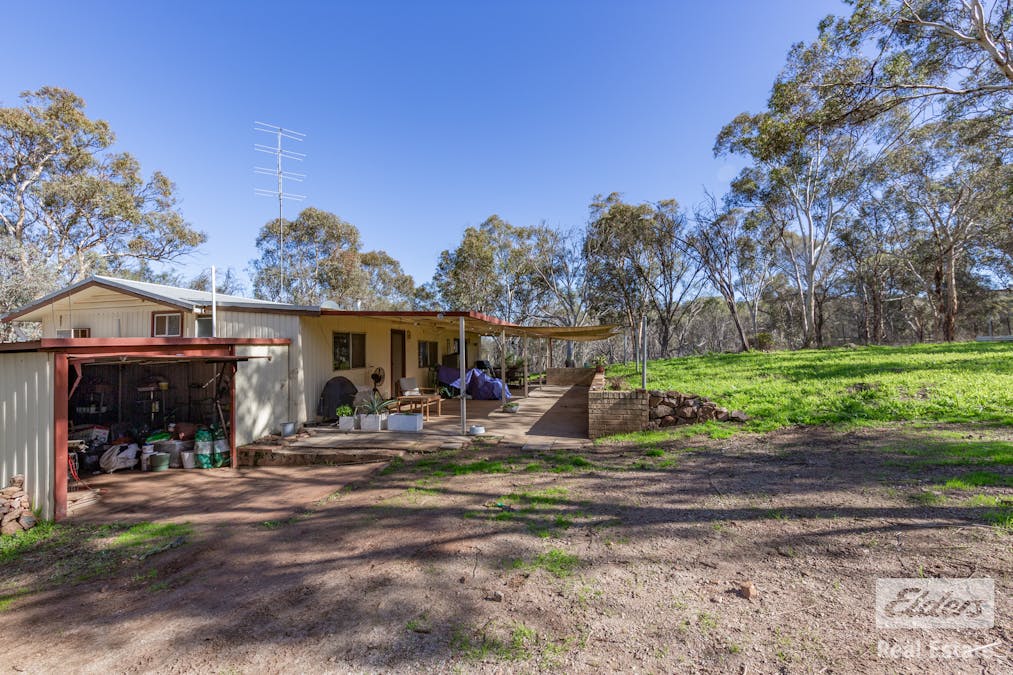 17 Railway Road, Clackline, WA, 6564 - Image 26