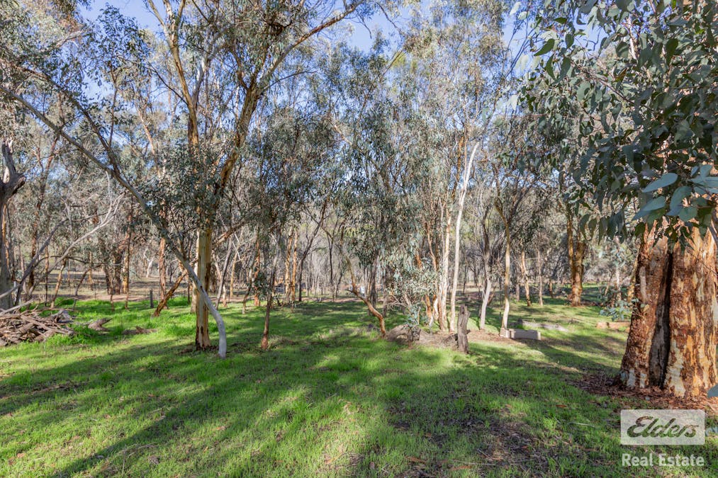 17 Railway Road, Clackline, WA, 6564 - Image 27