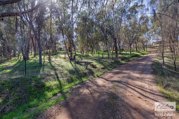 17 Railway Road, Clackline, WA, 6564 - Image 1
