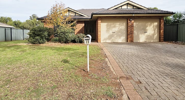 19 Castlereagh Avenue, Dubbo, NSW, 2830