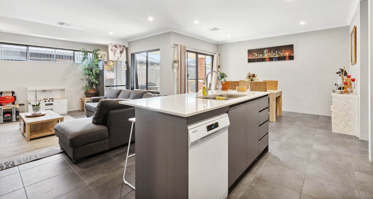 8 Glenworth Drive, Wellard, WA, 6170 - Image 5