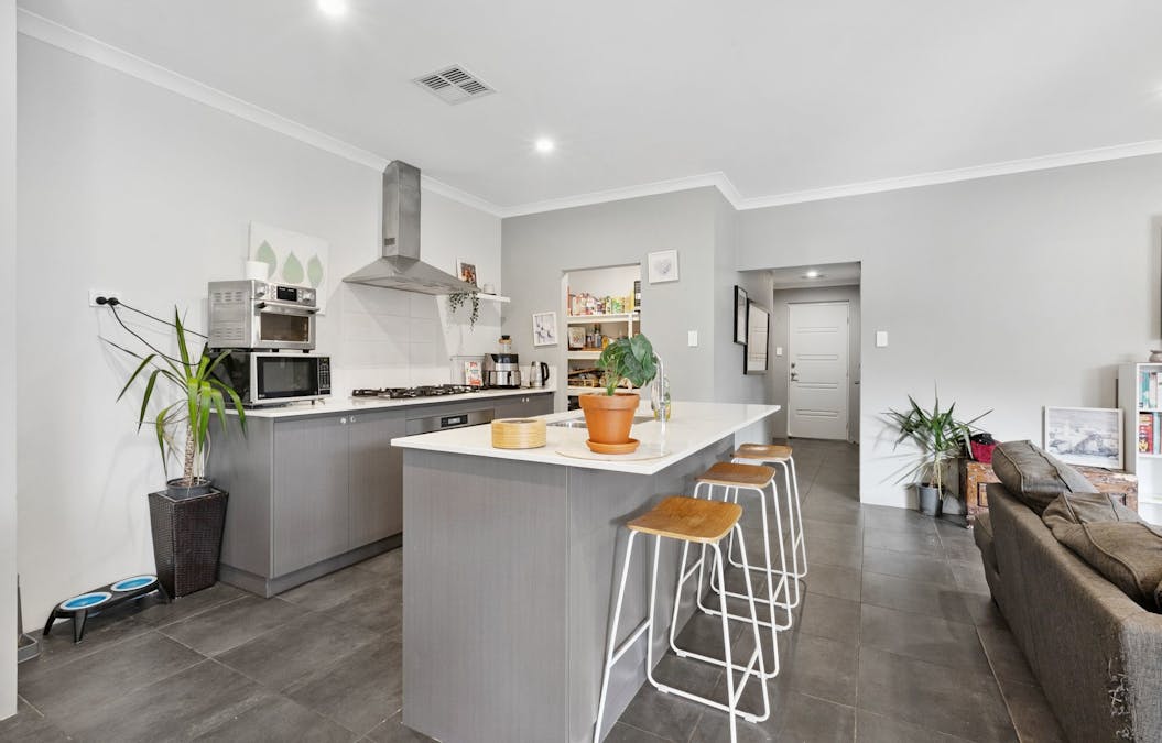 8 Glenworth Drive, Wellard, WA, 6170 - Image 3