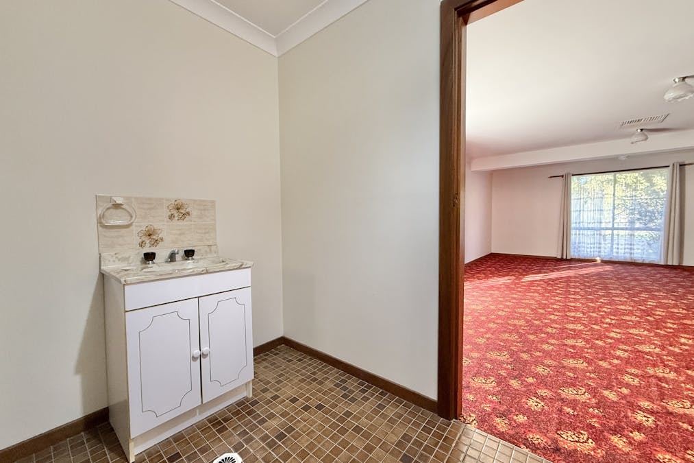 19 Wyndham Avenue, Forbes, NSW, 2871 - Image 9