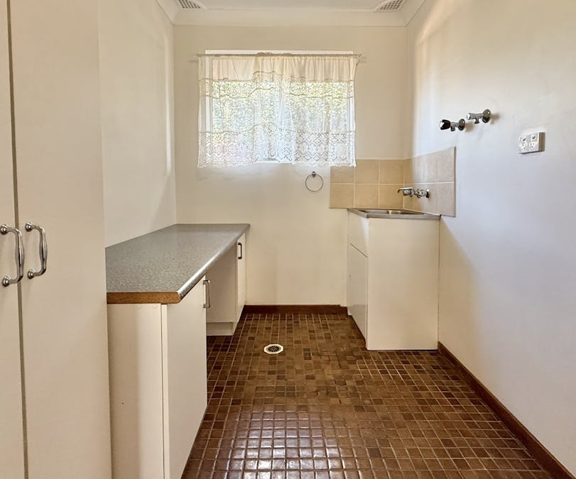 19 Wyndham Avenue, Forbes, NSW, 2871 - Image 11