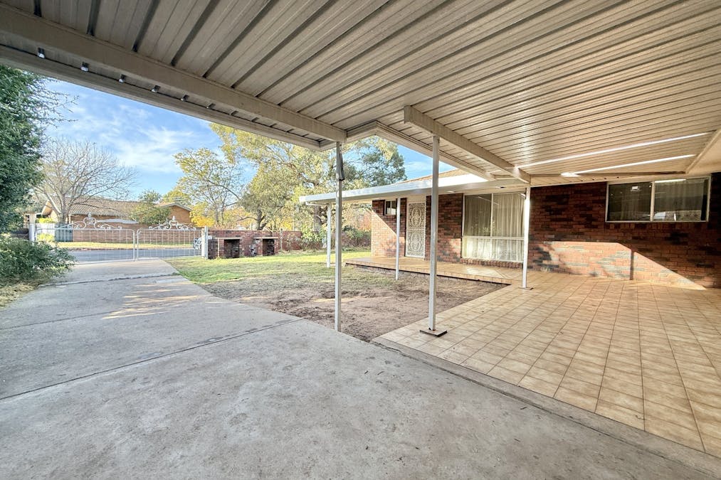 19 Wyndham Avenue, Forbes, NSW, 2871 - Image 13
