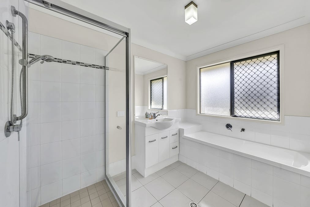 3 Iris Court, Yamanto, QLD, 4305 - Image 11
