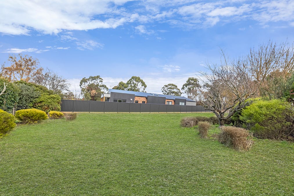 21 Windsor Drive, Hamilton, VIC, 3300 - Image 4