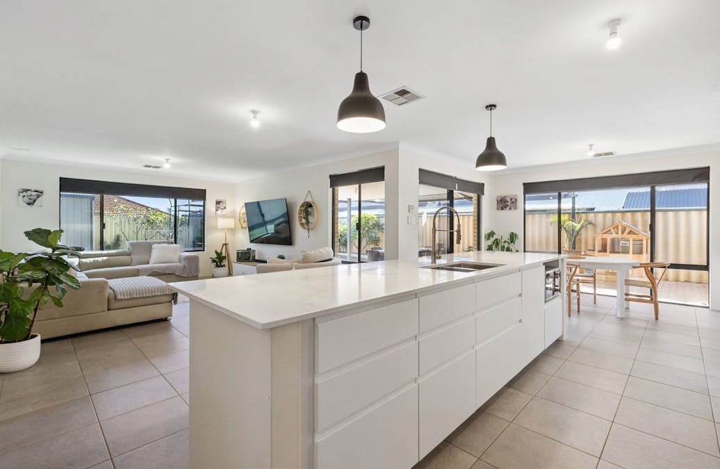 7 Edgbaston Crescent, Port Kennedy, WA, 6172 - Image 3