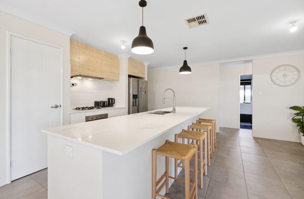 7 Edgbaston Crescent, Port Kennedy, WA, 6172 - Image 2