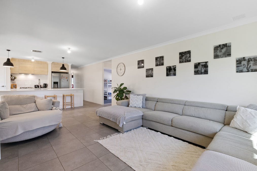7 Edgbaston Crescent, Port Kennedy, WA, 6172 - Image 10
