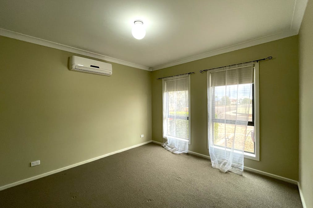 27 Vern Schuppan Drive, Whyalla Norrie, SA, 5608 - Image 6