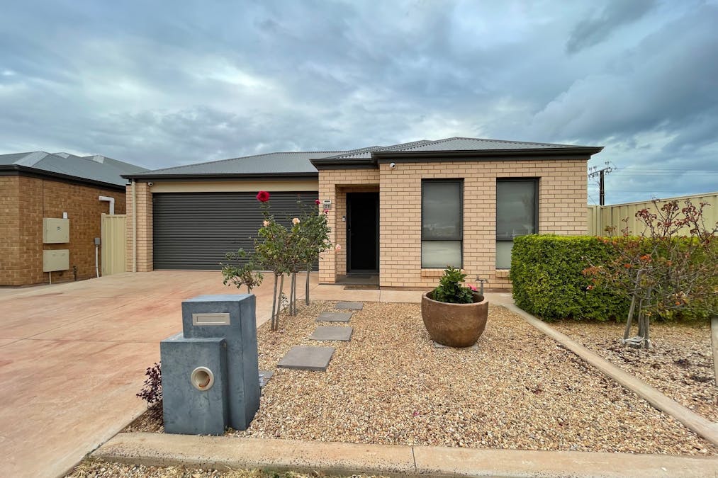 27 Vern Schuppan Drive, Whyalla Norrie, SA, 5608 - Image 1