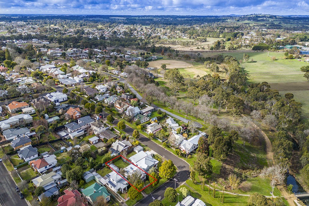 8 Carmichael Street, Hamilton, VIC, 3300 - Image 15