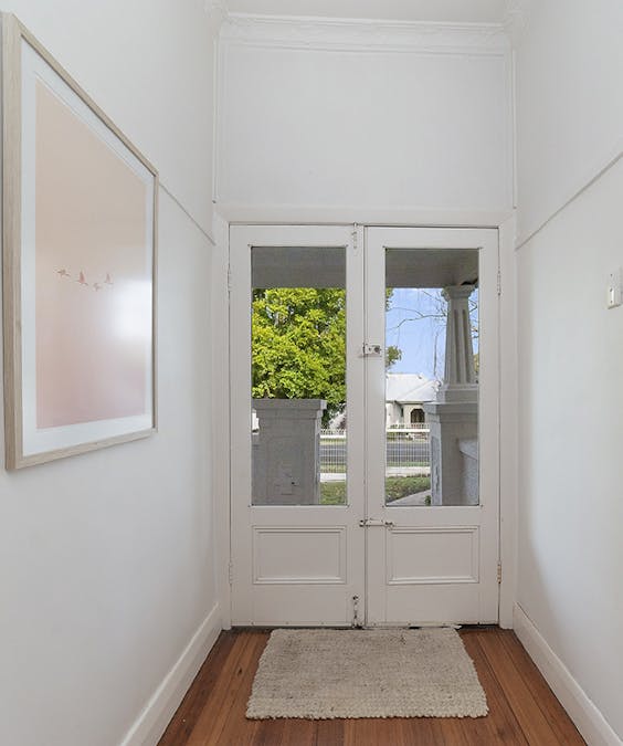 8 Carmichael Street, Hamilton, VIC, 3300 - Image 2
