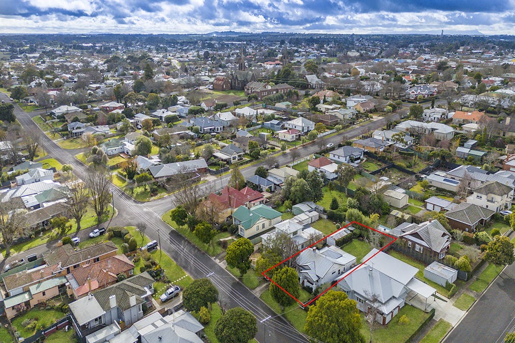 8 Carmichael Street, Hamilton, VIC, 3300 - Image 18