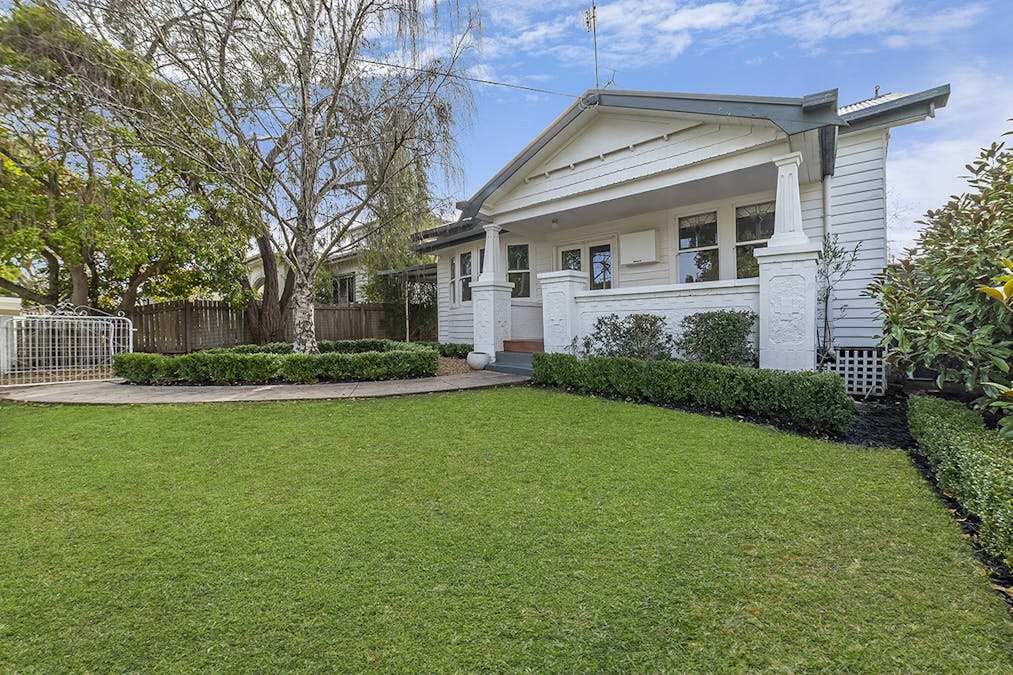 8 Carmichael Street, Hamilton, VIC, 3300 - Image 12
