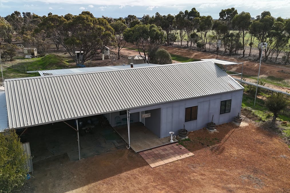 8827 Wallis Road, Katanning, WA, 6317 - Image 7