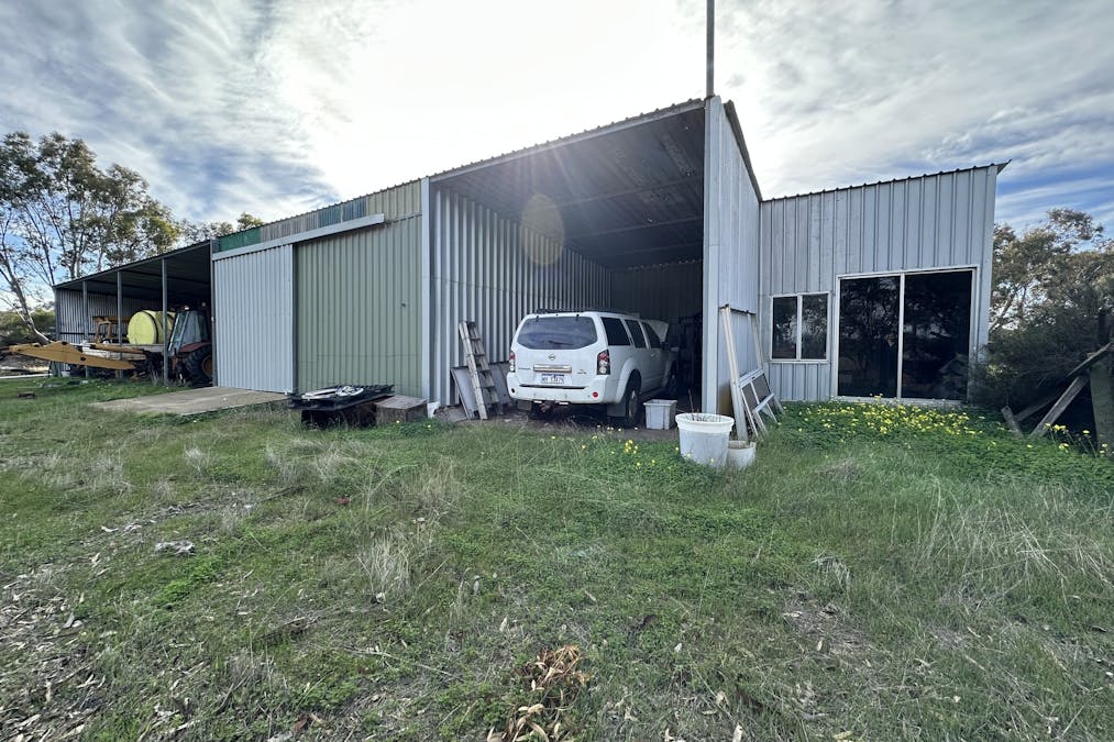 8827 Wallis Road, Katanning, WA, 6317 - Image 21