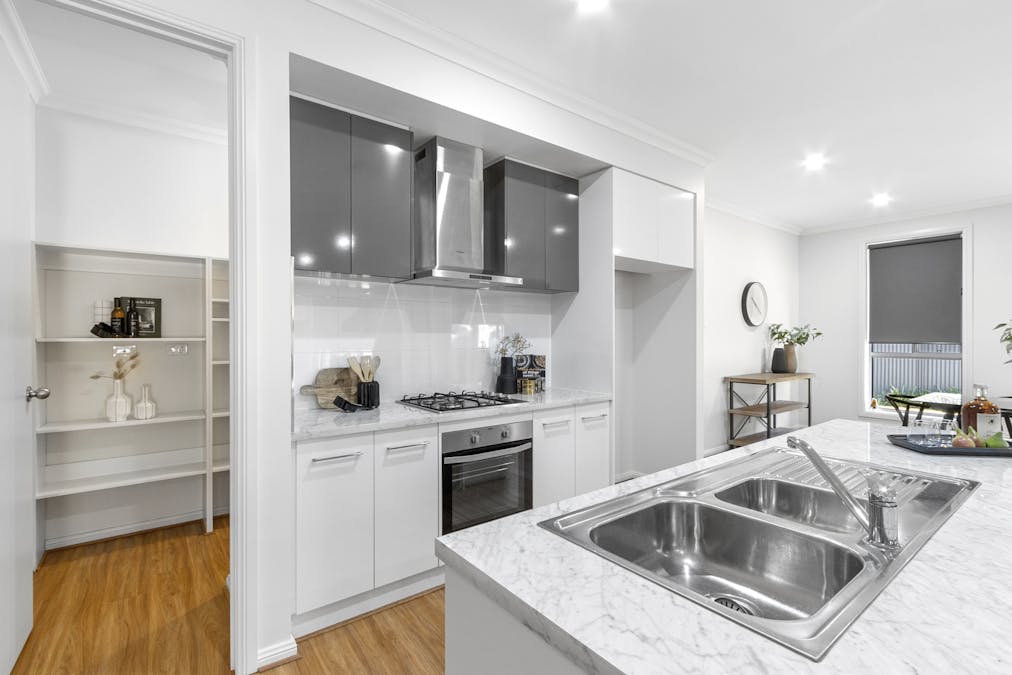 5A Young Street, Clare, SA, 5453 - Image 8