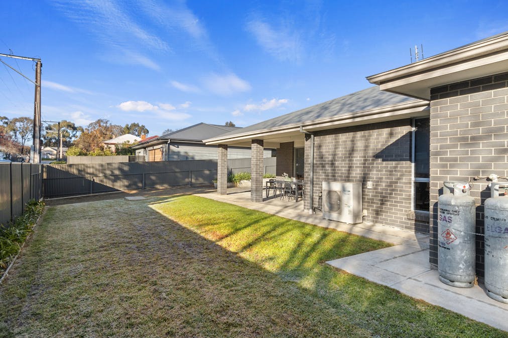5A Young Street, Clare, SA, 5453 - Image 27